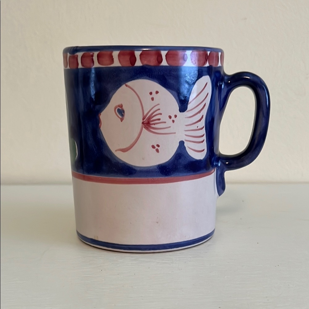 VINTAGE VIETRI CAMPAGNA PESCE MUG ITALY BLUE FISH HAND PAINTED